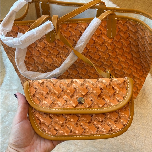 Handbags - Women’s Puffer Tote Handbag- Two piece